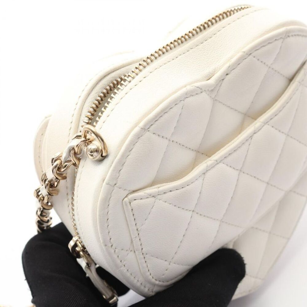 Chanel Heart Chain Lambskin Clutch Bag - Picture 9 of 9
